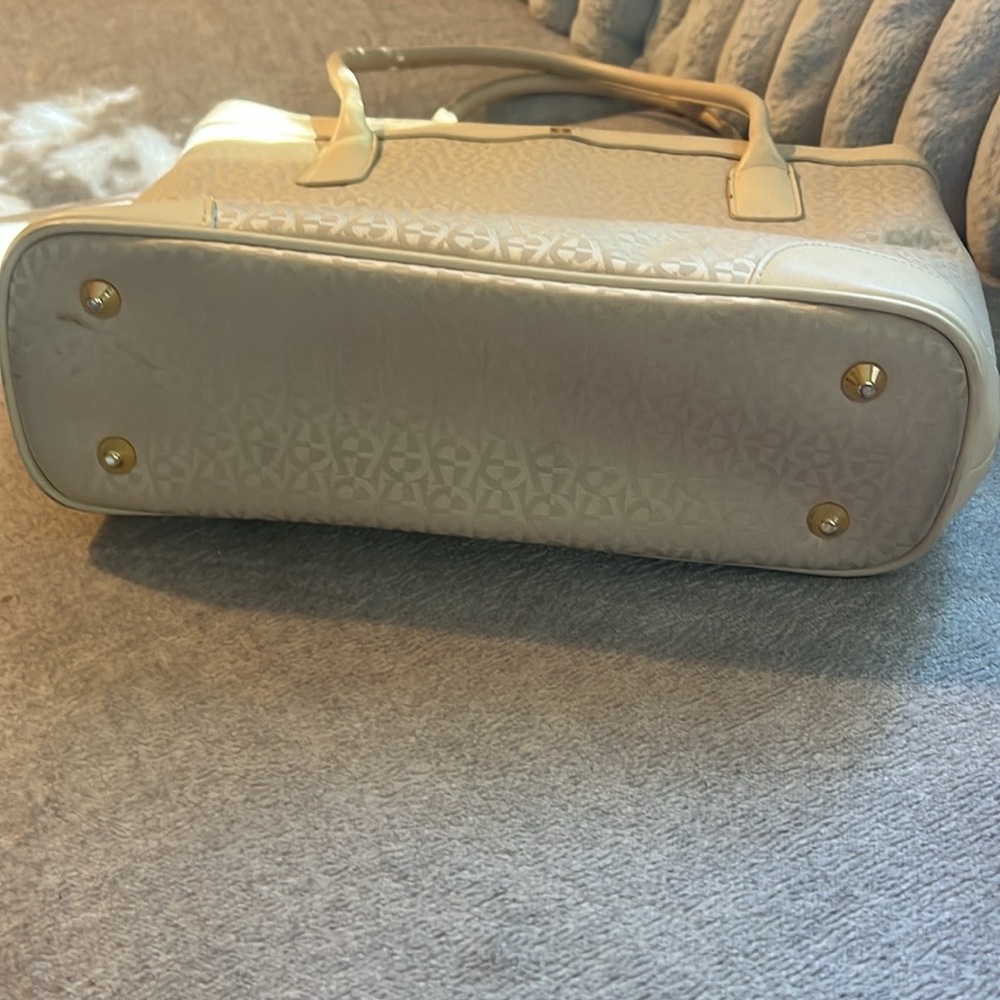 Etienne Aigner Cream Tote Bag - Picture 5 of 12